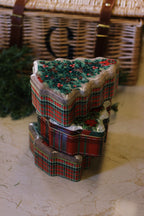 Lata árvore com chocolates