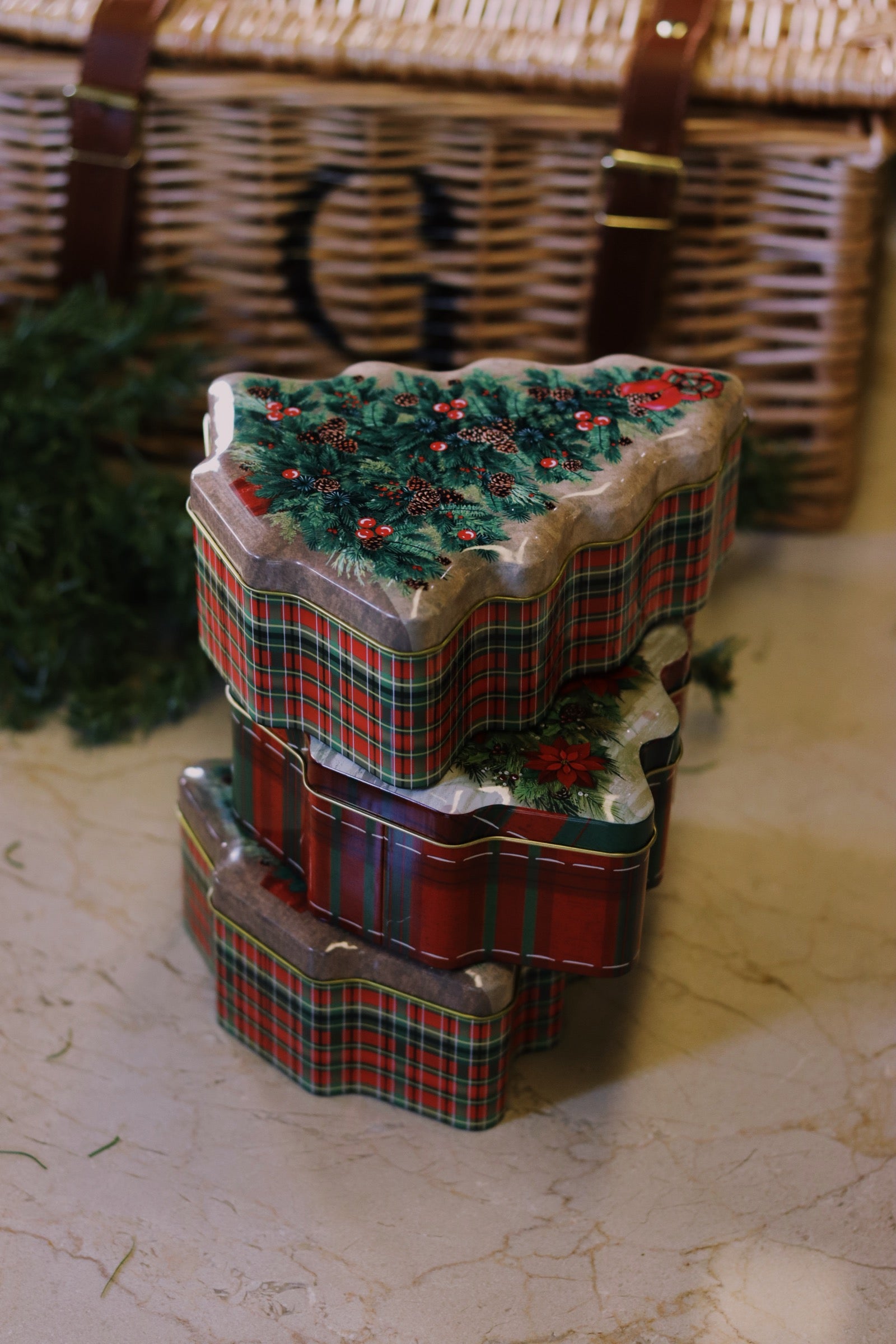 Lata árvore com chocolates